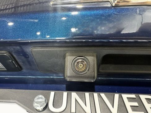 Used 2020 Chevrolet Equinox LT w/ Driver Convenience Package image 25