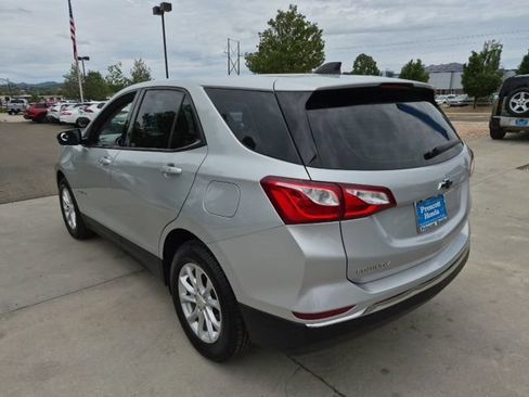 Used 2018 Chevrolet Equinox LS FWD image 3