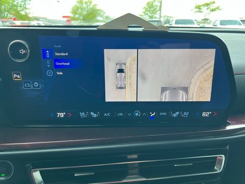Used 2025 Chevrolet Traverse RS AWD/4WD image 45