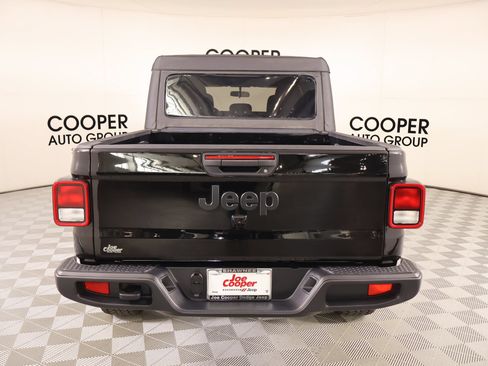Used 2025 Jeep Gladiator Sport AWD/4WD image 20