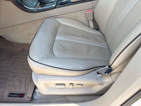 Used 2014 Lincoln MKX FWD w/ Equipment Group 102A image 19