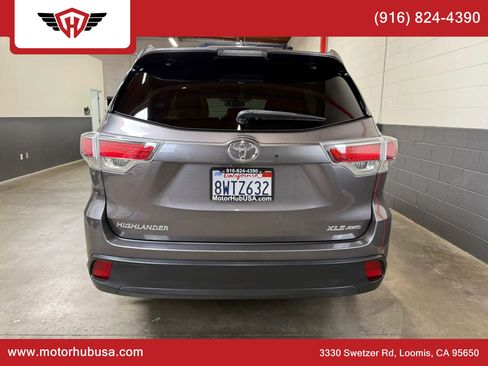 Used 2015 Toyota Highlander XLE AWD/4WD image 6