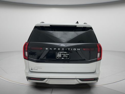 Used 2025 Ford Expedition Platinum AWD/4WD image 6