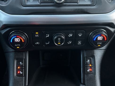 Used 2019 GMC Acadia SLE image 28