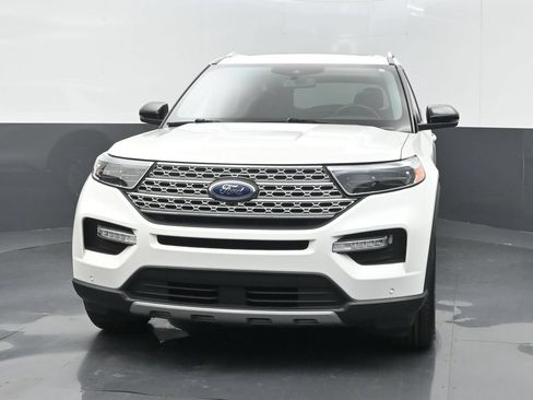 Used 2021 Ford Explorer Limited w/ Equipment Group 301A AWD/4WD image 2