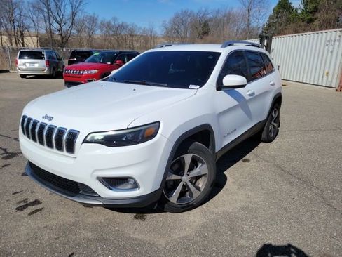 Used 2019 Jeep Cherokee Limited image 7