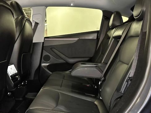 Used 2026 Tesla Model Y 2WD image 22