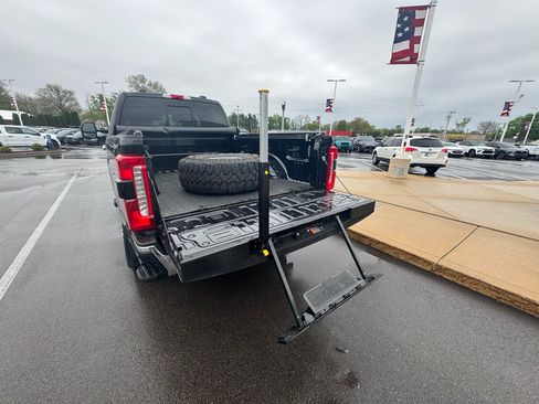 Used 2023 Ford F350 Lariat w/ Lariat Ultimate Package AWD/4WD image 22