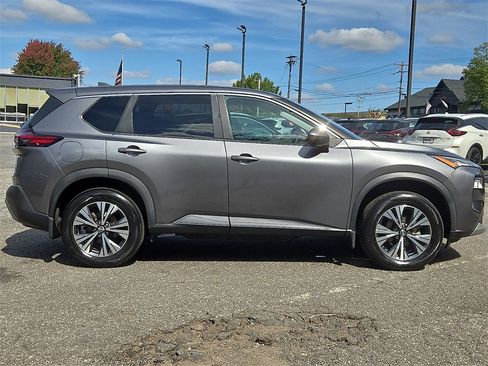 Certified 2022 Nissan Rogue SV image 8