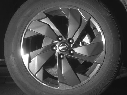 Used 2025 Nissan Rogue SV FWD image 13