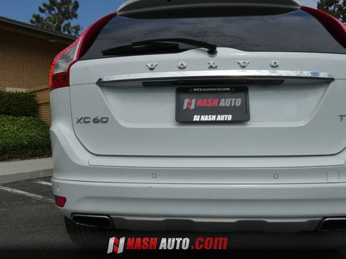 Used 2017 Volvo XC60 T5 Inscription w/ Preferred Option Package FWD image 12