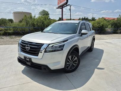 Used 2022 Nissan Pathfinder SV