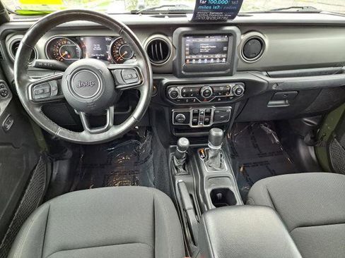 Used 2022 Jeep Gladiator Willys image 22