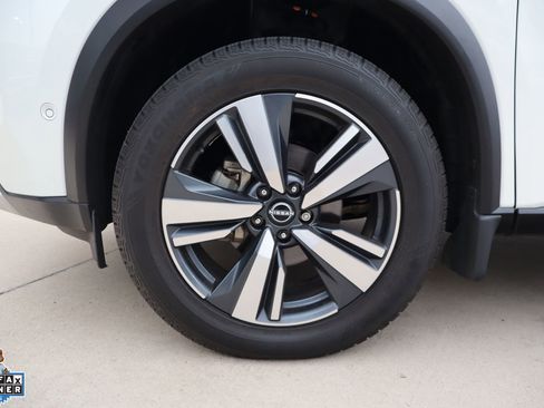 Used 2023 Nissan Rogue Platinum w/ Platinum Premium Package FWD image 9