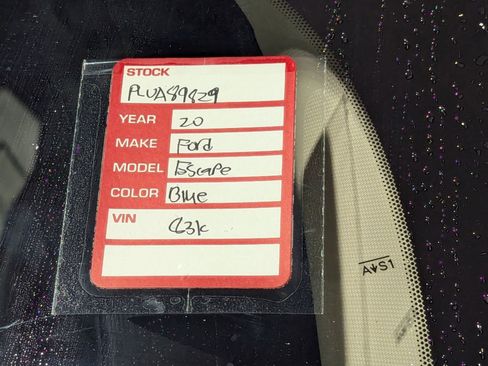 Used 2020 Ford Escape Titanium image 10