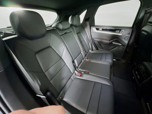 New 2026 Porsche Cayenne AWD/4WD image 29