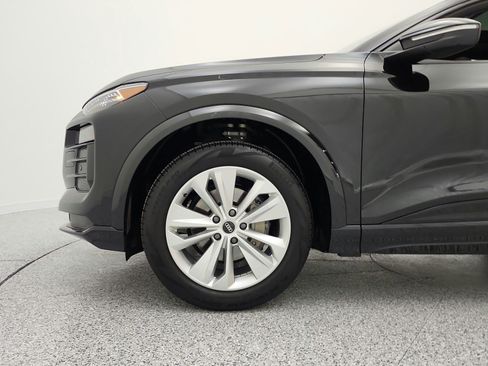 Used 2025 Audi Q6 e-tron Premium Plus w/ Premium Plus RWD image 18