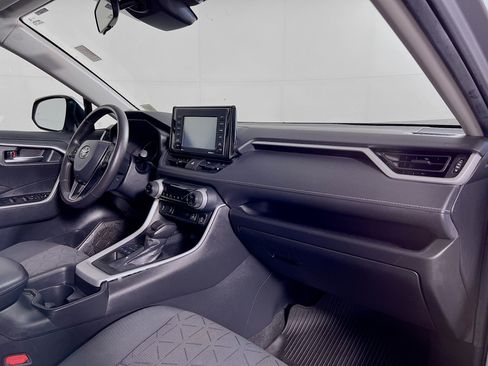 Used 2020 Toyota RAV4 XLE w/ Convenience Package AWD/4WD image 25