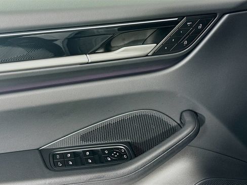 Certified 2025 Porsche Macan Electric RWD image 20