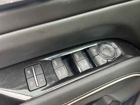 Used 2022 Cadillac Escalade Premium Luxury image 15