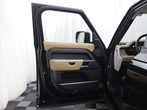 Certified 2025 Land Rover Defender 110 S AWD/4WD image 4