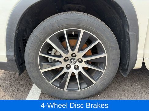 Used 2018 Toyota Highlander SE AWD/4WD image 29