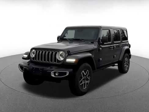 Used 2025 Jeep Wrangler Sahara image 14