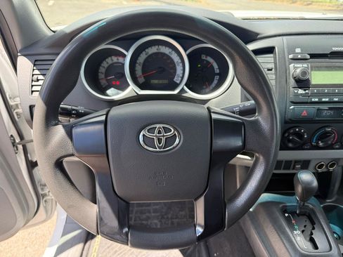 Used 2012 Toyota Tacoma 2WD Regular Cab image 10