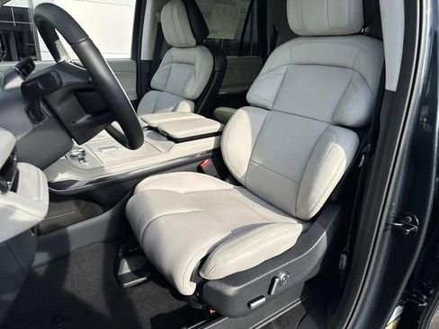 New 2026 Lincoln Navigator L Reserve AWD/4WD image 20