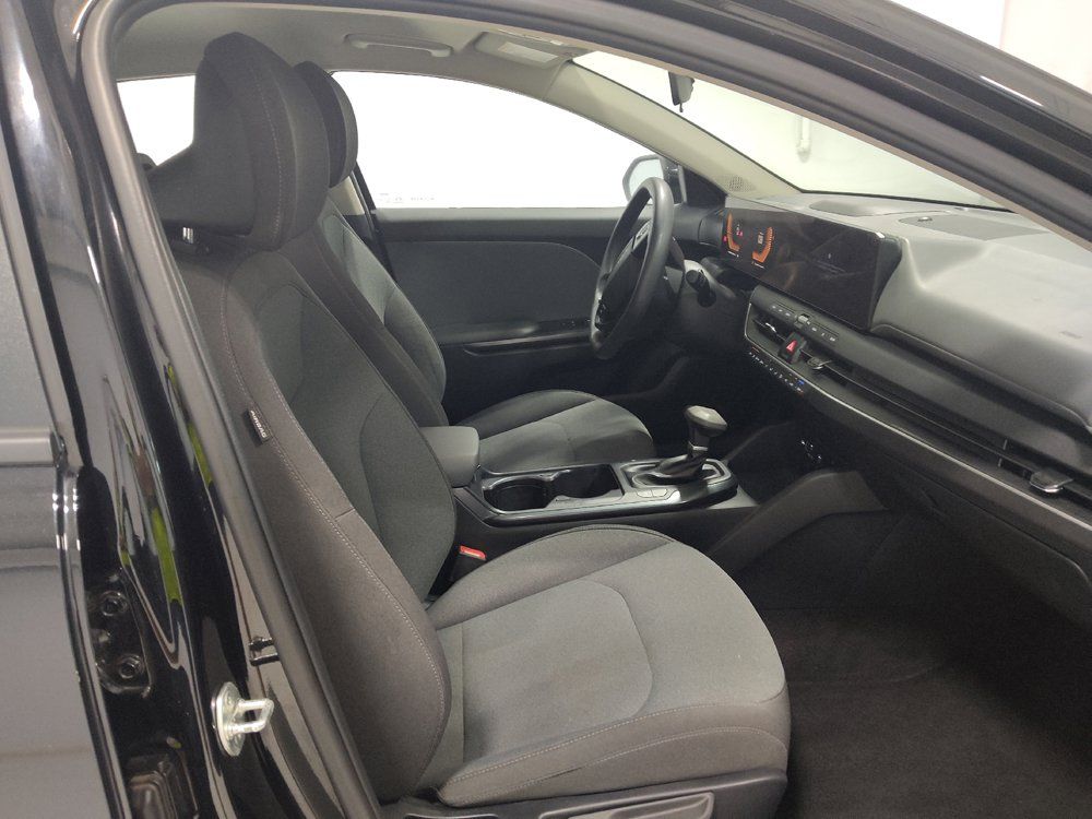 Used 2025 Kia K4 FWD image 21