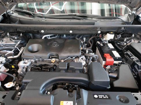 Used 2025 Toyota RAV4 XLE AWD/4WD image 31