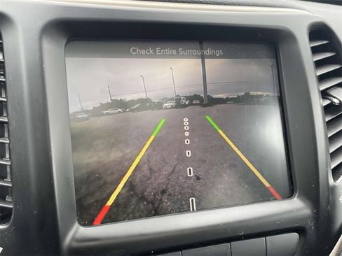 Used 2014 Jeep Cherokee Limited image 8