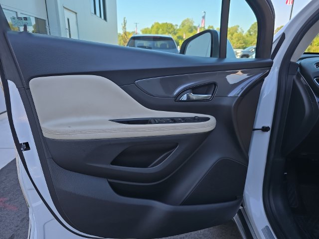 Used 2018 Buick Encore Essence w/ Experience Buick Package FWD image 13