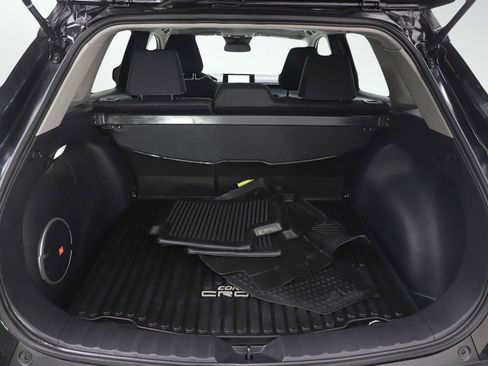 Used 2025 Toyota Corolla Cross LE w/ Moonroof Package image 9