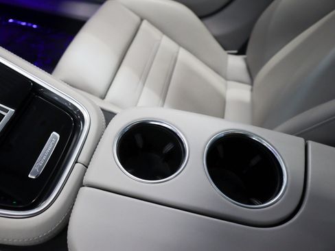 Certified 2022 Porsche Panamera image 16