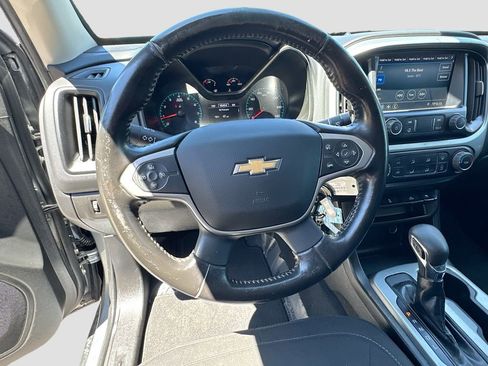 Used 2022 Chevrolet Colorado LT w/ LT Convenience Package RWD image 11