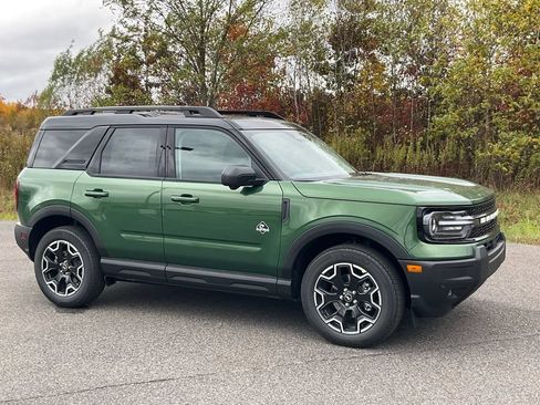 New 2025 Ford Bronco Sport Outer Banks w/ Outer Banks Tech Package+ AWD/4WD image 1