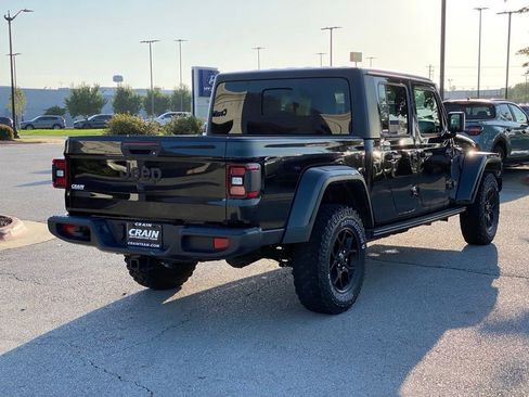 Used 2024 Jeep Gladiator Sport AWD/4WD image 7