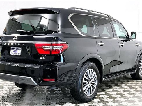 Used 2023 Nissan Armada SL w/ Captain's Chairs Package image 12