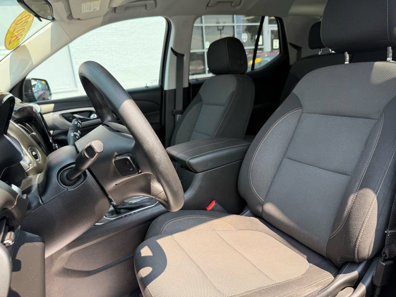 Used 2020 Chevrolet Traverse LS AWD/4WD image 15
