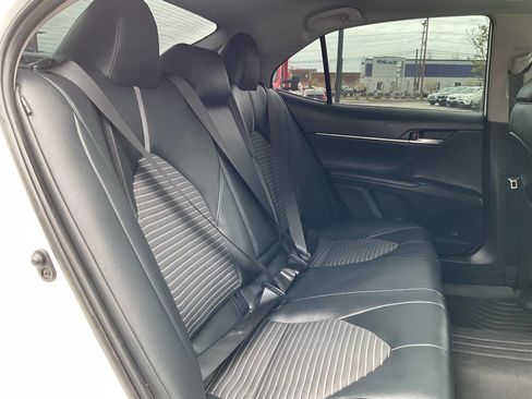 Used 2019 Toyota Camry SE FWD image 40