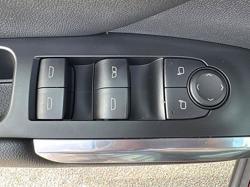 Used 2024 Chevrolet Traverse LT w/ Midnight/Sport Edition FWD image 31