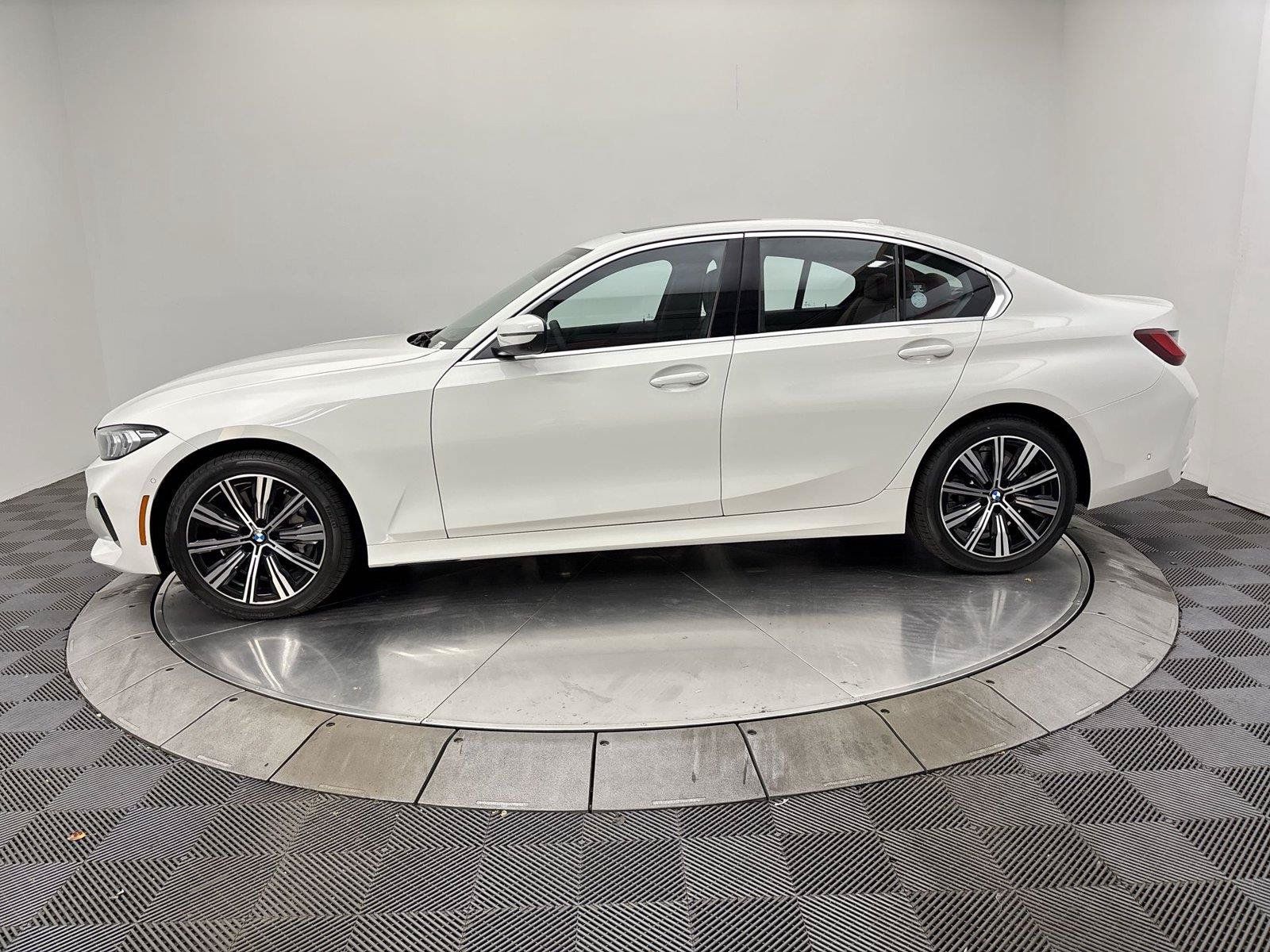 New 2026 BMW 330i Sedan w/ Convenience Package RWD image 16