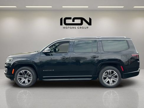 Used 2023 Jeep Wagoneer Series II AWD/4WD image 2