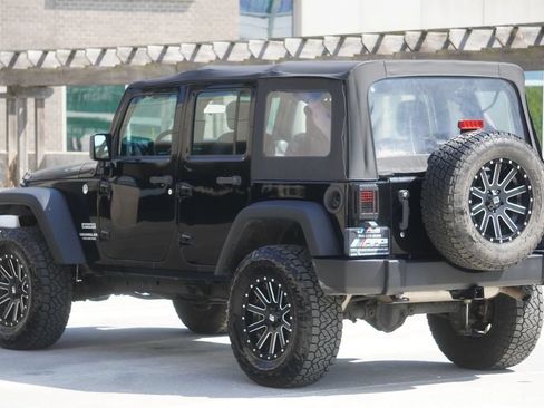 Used 2016 Jeep Wrangler Unlimited Sport w/ Max Tow Package AWD/4WD image 38