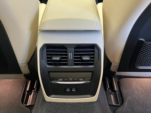 Used 2023 BMW i4 eDrive40 w/ Premium Package RWD image 9