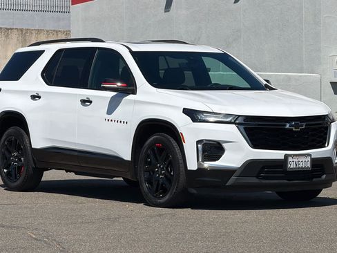 Used 2023 Chevrolet Traverse Premier w/ Redline Edition FWD image 5