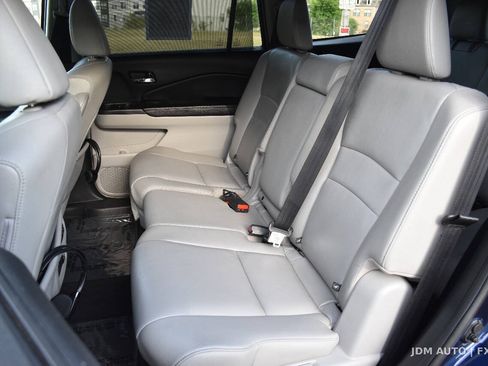 Used 2016 Honda Pilot Touring image 16