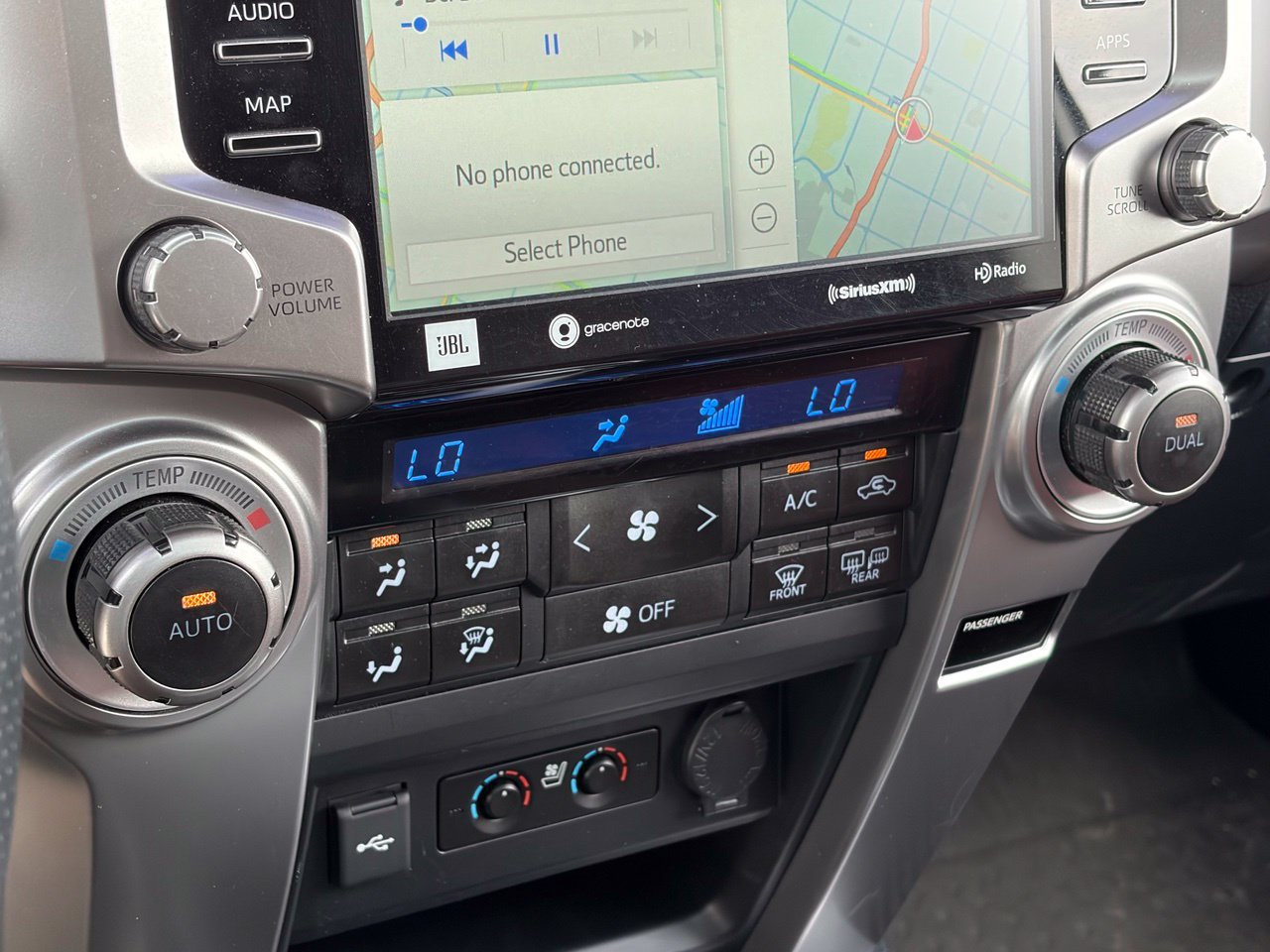 Used 2022 Toyota 4Runner Limited AWD/4WD image 9