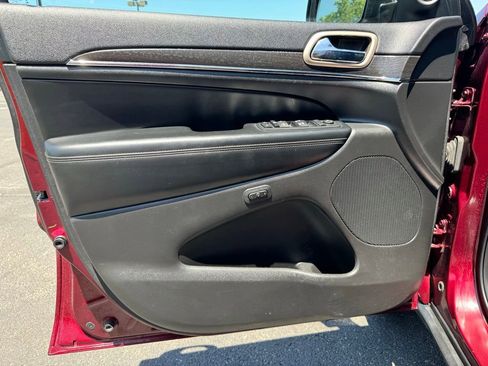 Used 2017 Jeep Grand Cherokee Limited AWD/4WD image 21